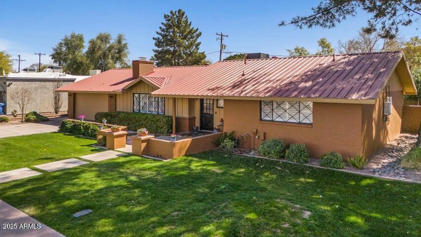 325 E Aepli Dr., Tempe, AZ 85282