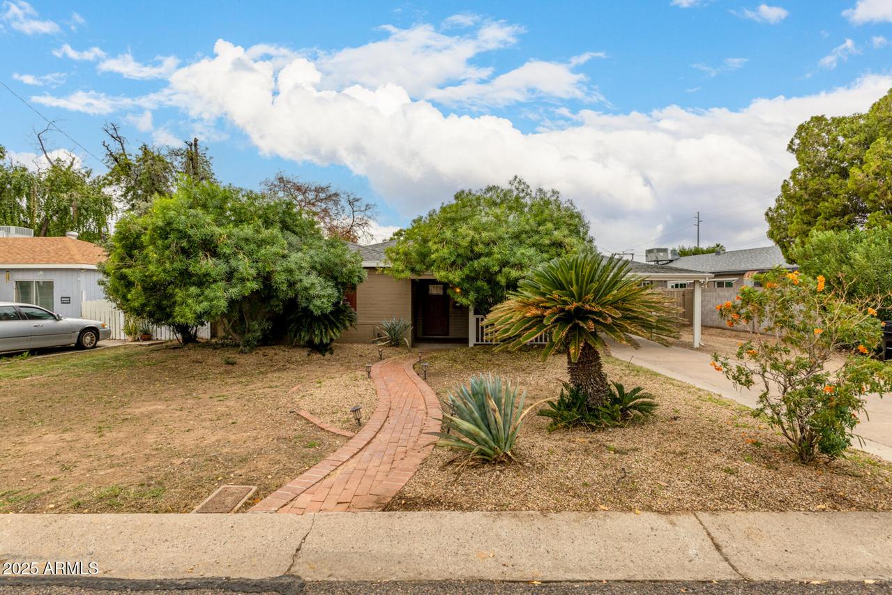 6842 N 10th Pl., Phoenix, AZ 85014