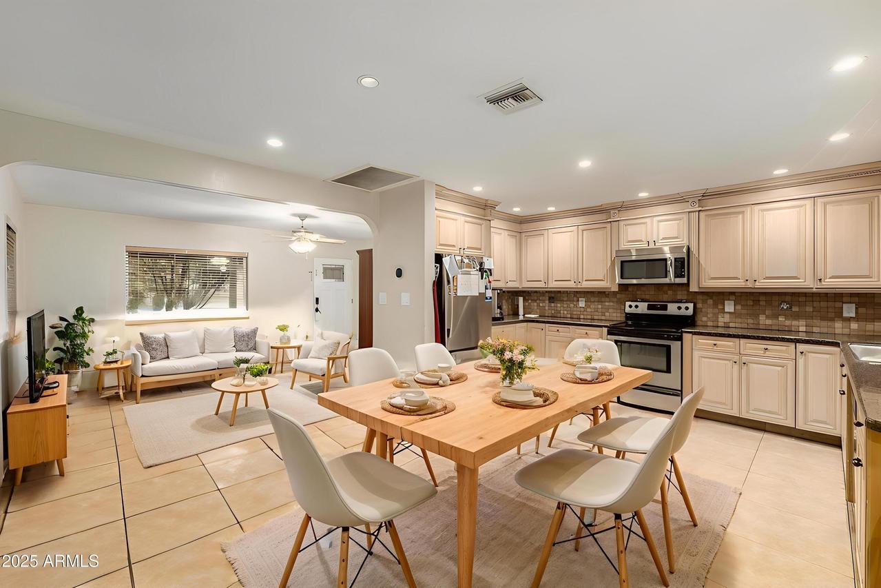 6842 N 10th Pl., Phoenix, AZ 85014