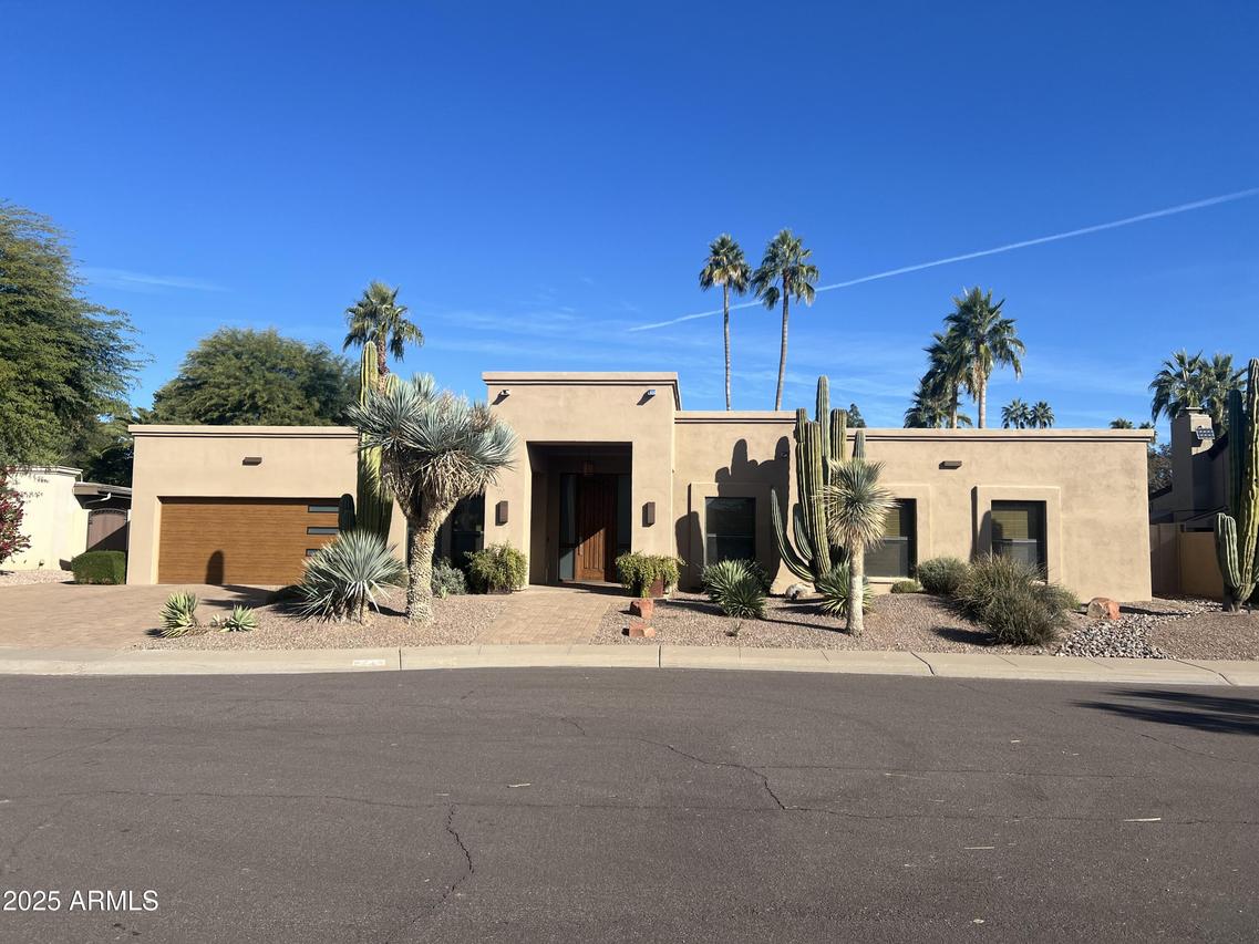 8716 E Via De La Luna, Scottsdale, AZ 85258