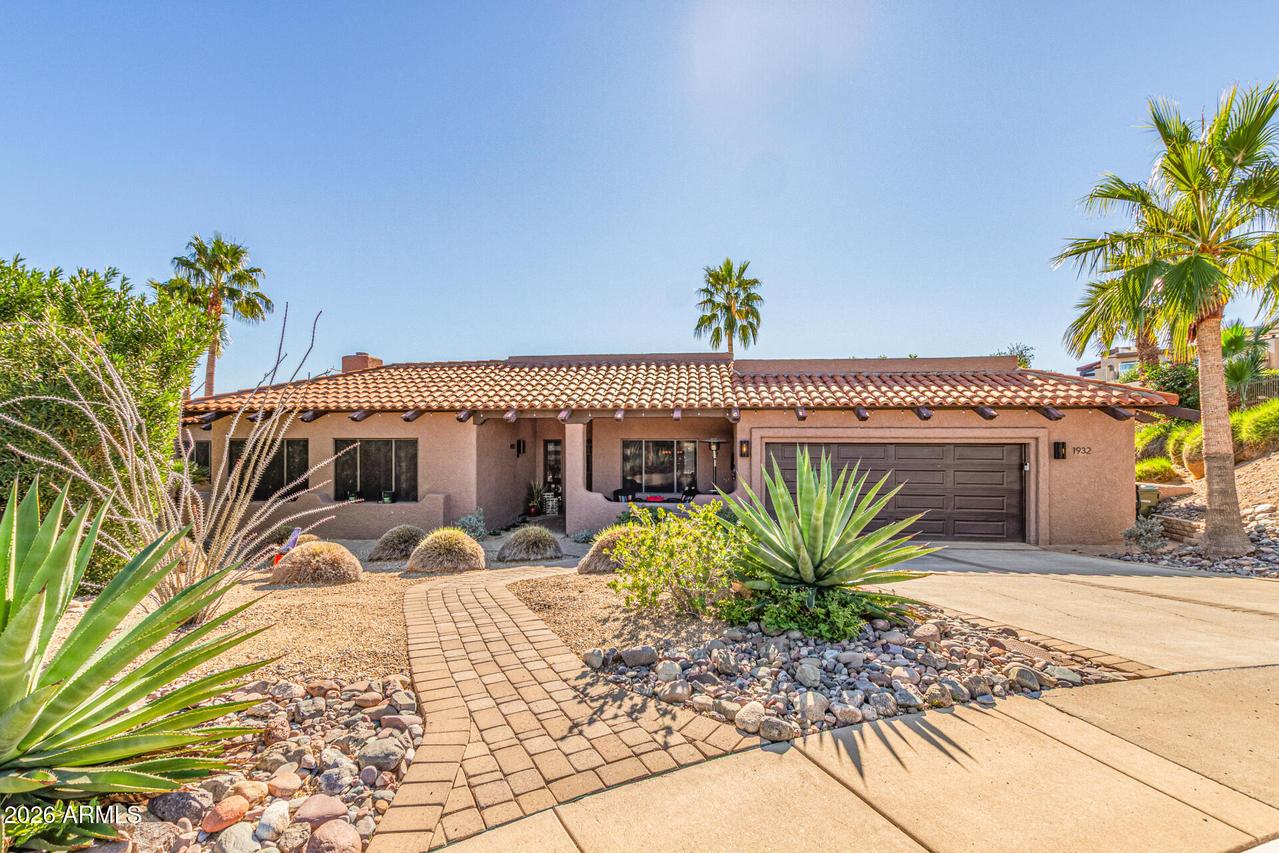 1932 E Beck Ln., Phoenix, AZ 85022