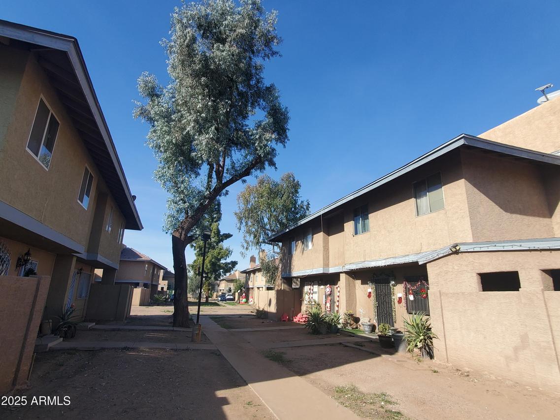 4112 N 69th Dr. #1229, Phoenix, AZ 85033