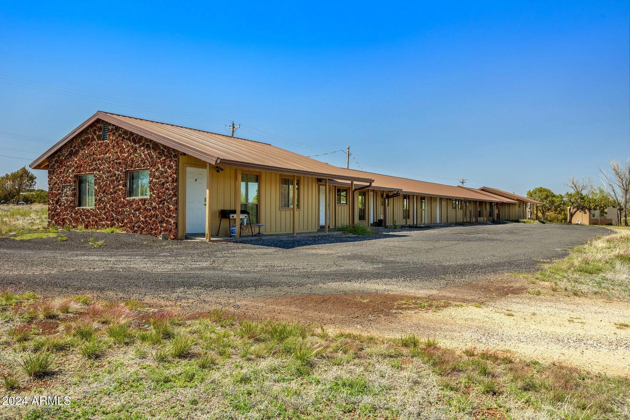 80 Clubhouse Ln., Concho, AZ 85924
