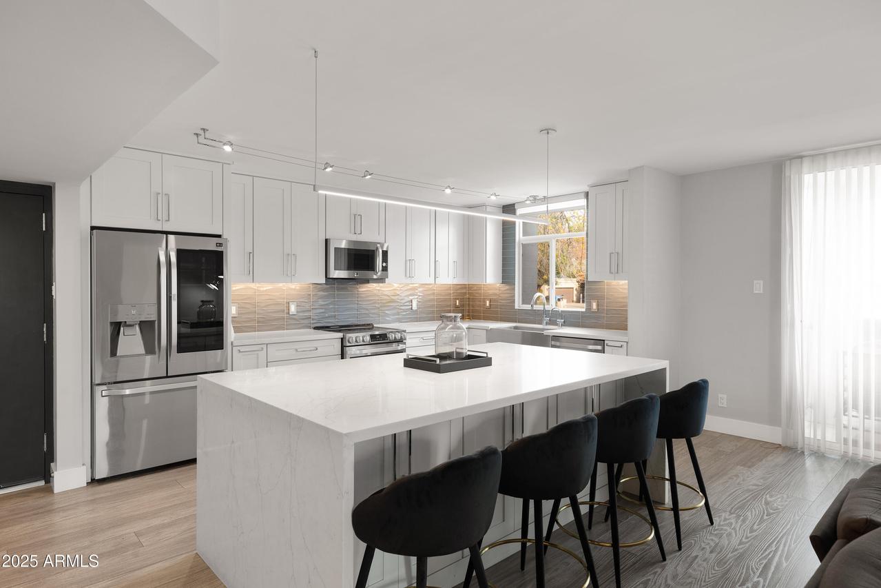 6502 N Central Ave. #A103, Phoenix, AZ 85012