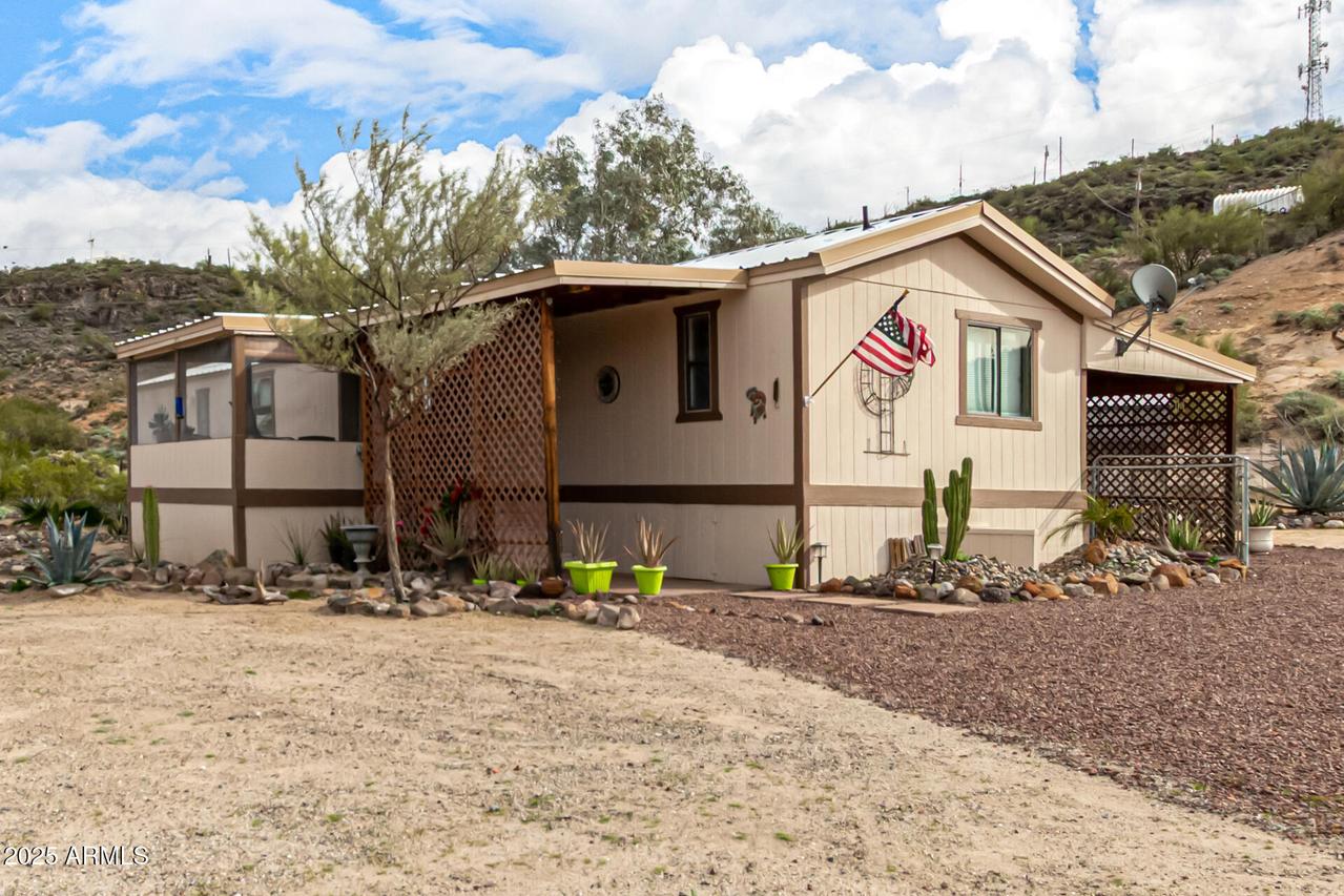 34905 S School Loop Rd., Black Canyon City, AZ 85324