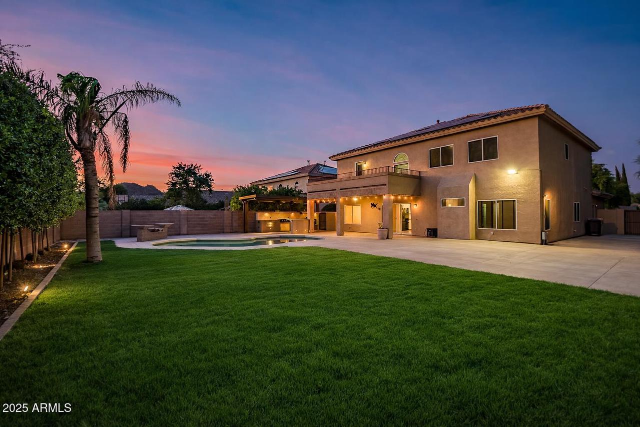 9569 W Redbird Rd., Peoria, AZ 85383