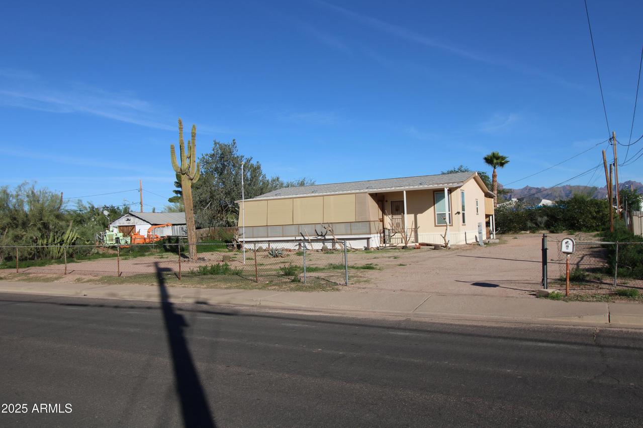 219 N Palo Verde Dr., Apache Junction, AZ 85120