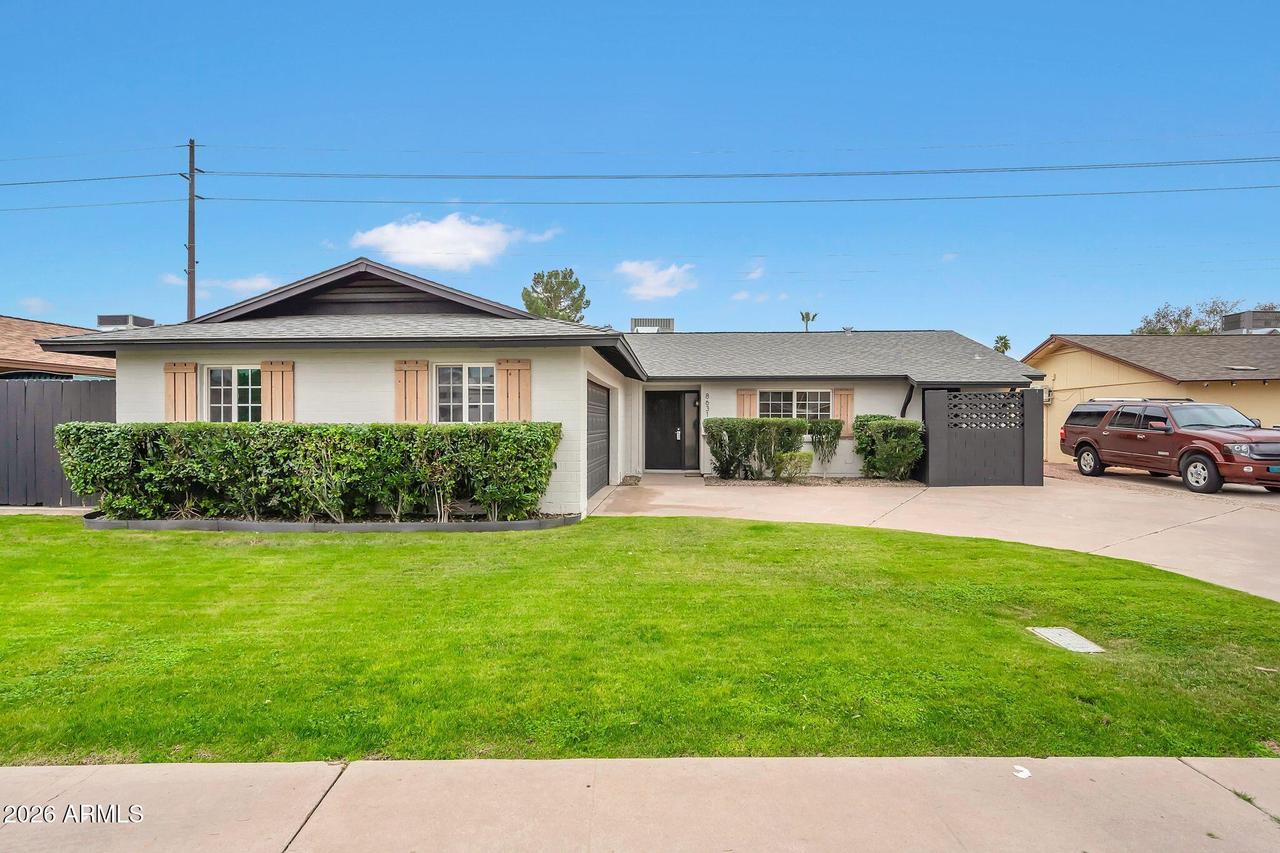 8631 E Plaza Ave., Scottsdale, AZ 85250