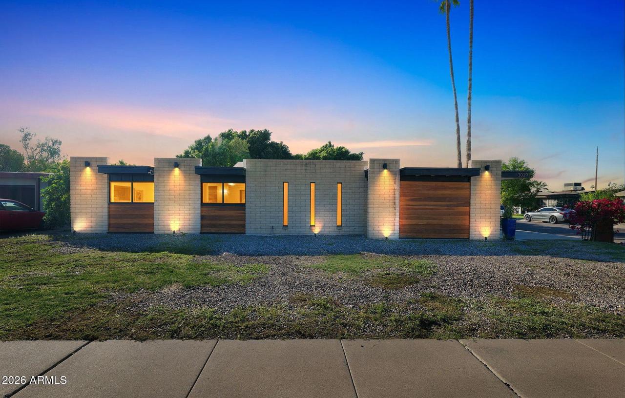 3029 W Shaw Butte Dr., Phoenix, AZ 85029