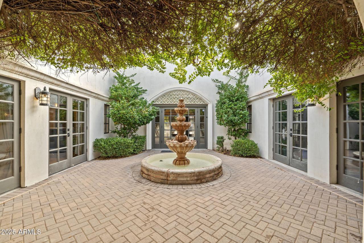 135 E Maryland Ave., Phoenix, AZ 85012