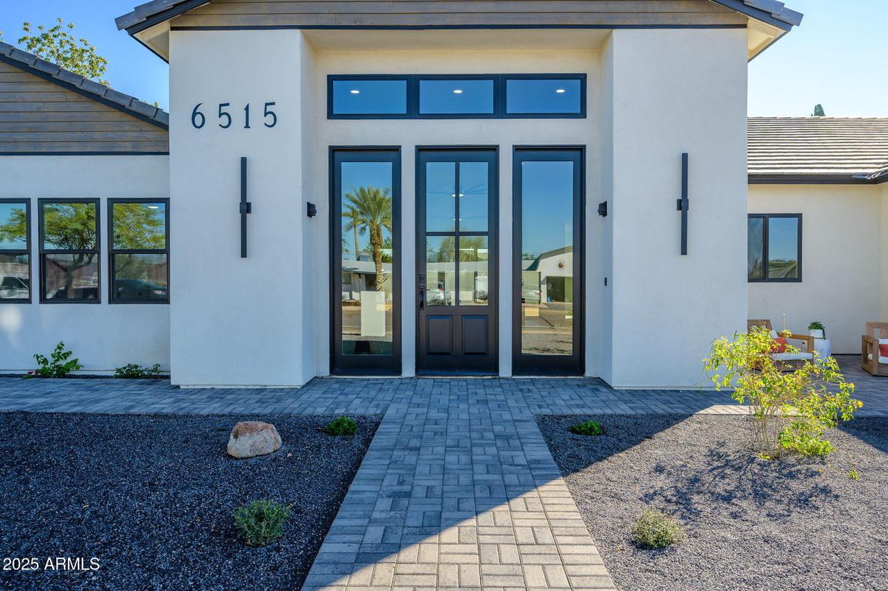 6515 E Holiday Dr., Mesa, AZ 85215