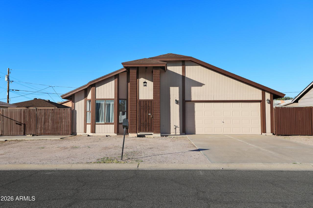 762 W 17th Ave., Apache Junction, AZ 85120