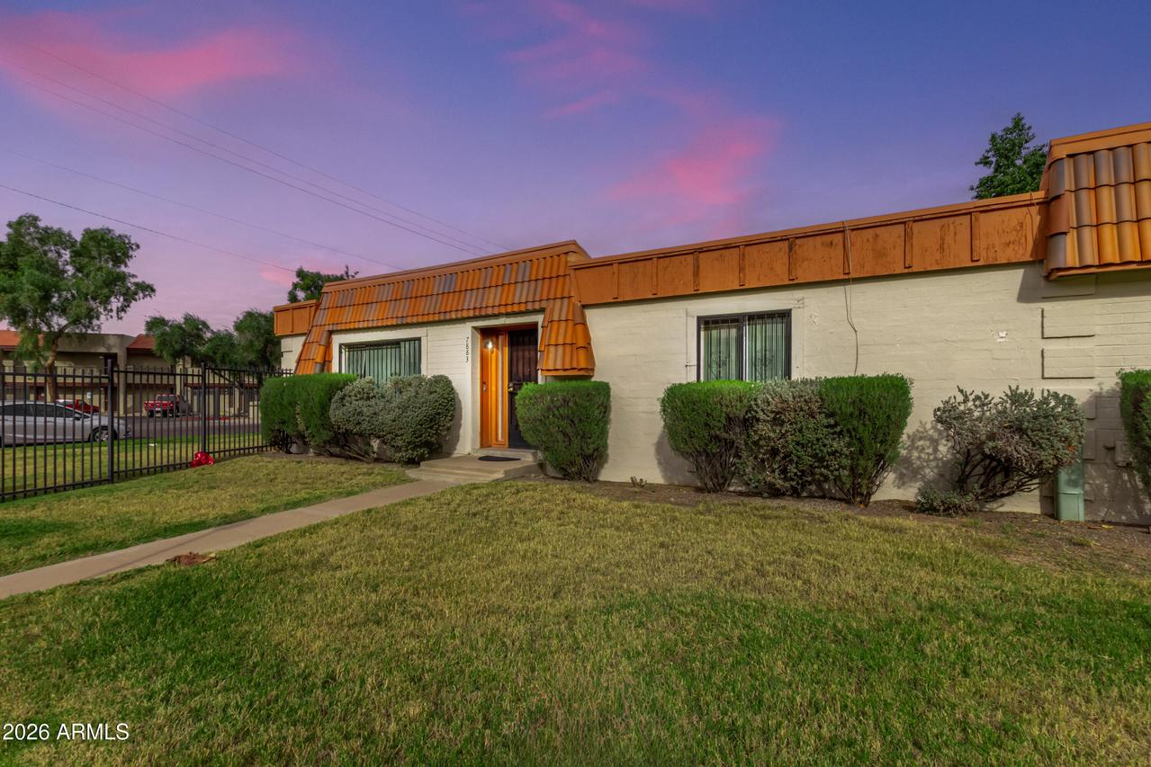 7883 N 49th Ave., Glendale, AZ 85301