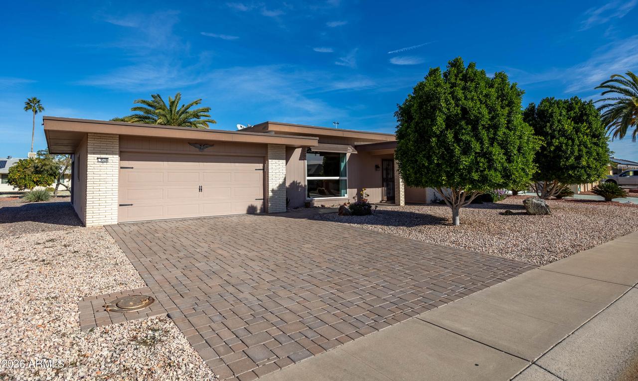 9528 W Indian Hills Dr., Sun City, AZ 85351