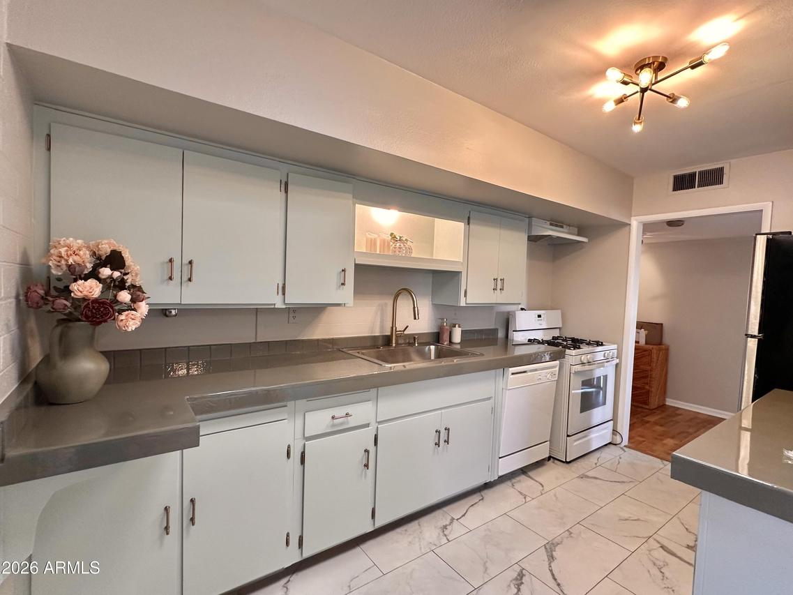 10830 W Oakmont Dr., Sun City, AZ 85351