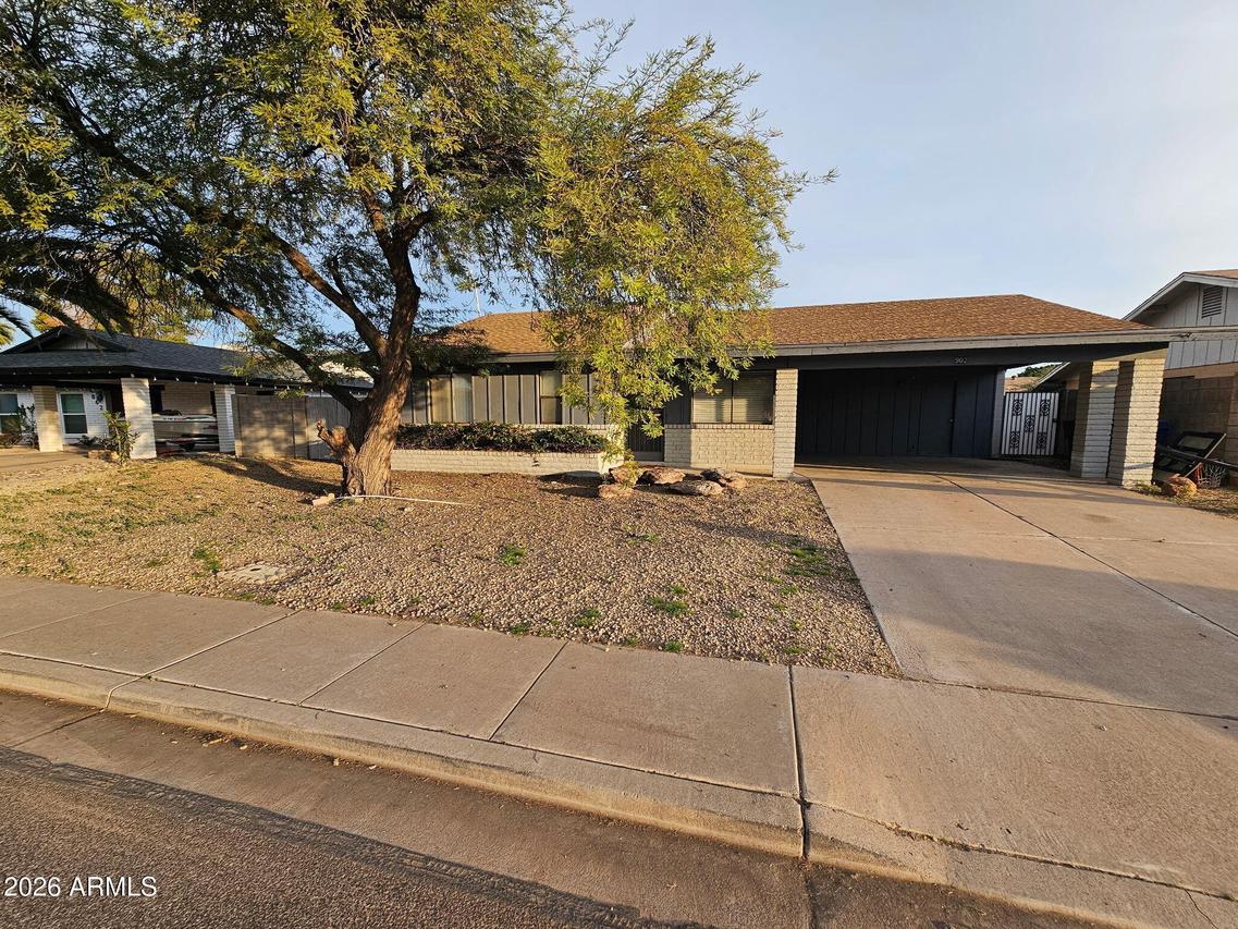 902 E Glade Ave., Mesa, AZ 85204