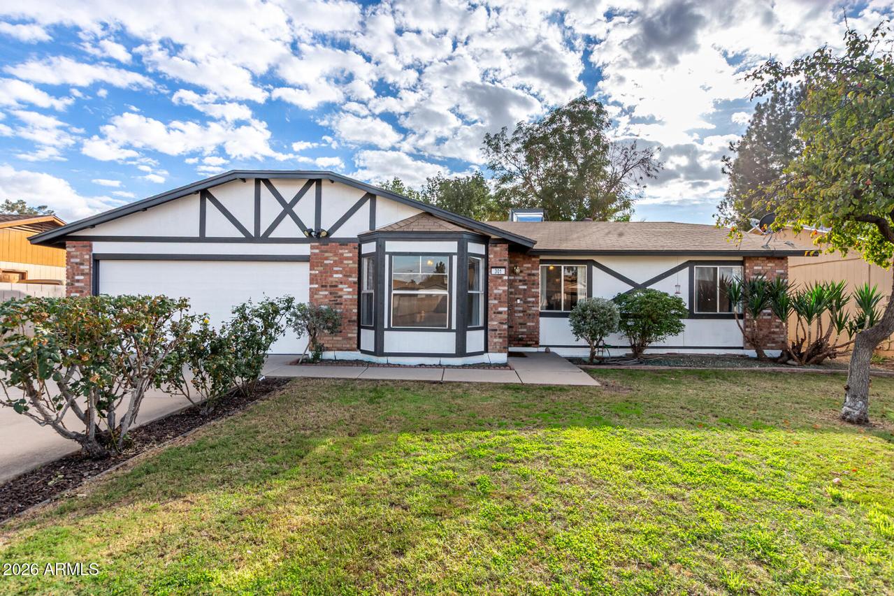 301 E Desert Ln., Gilbert, AZ 85234