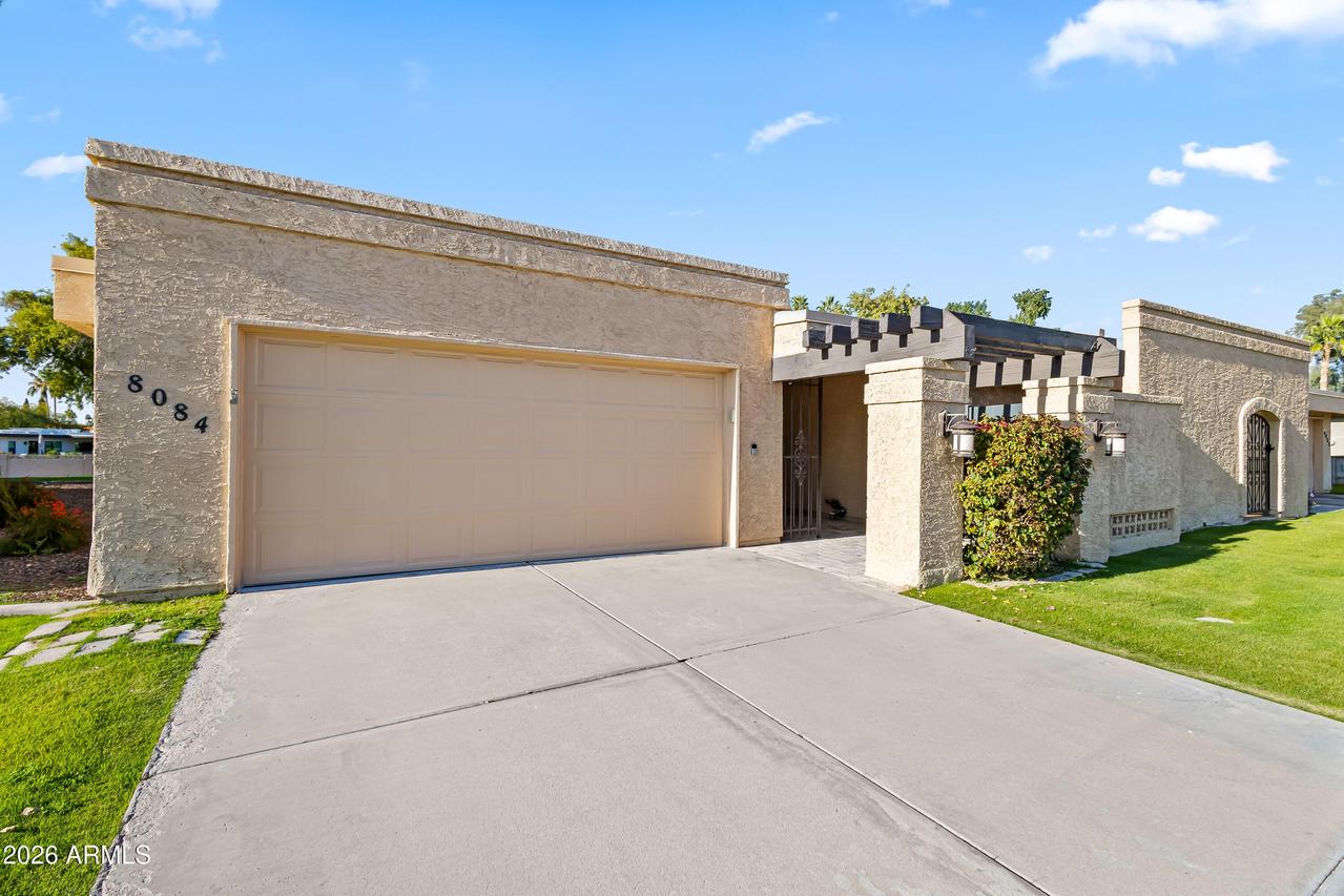 8084 E Del Laton Dr., Scottsdale, AZ 85258