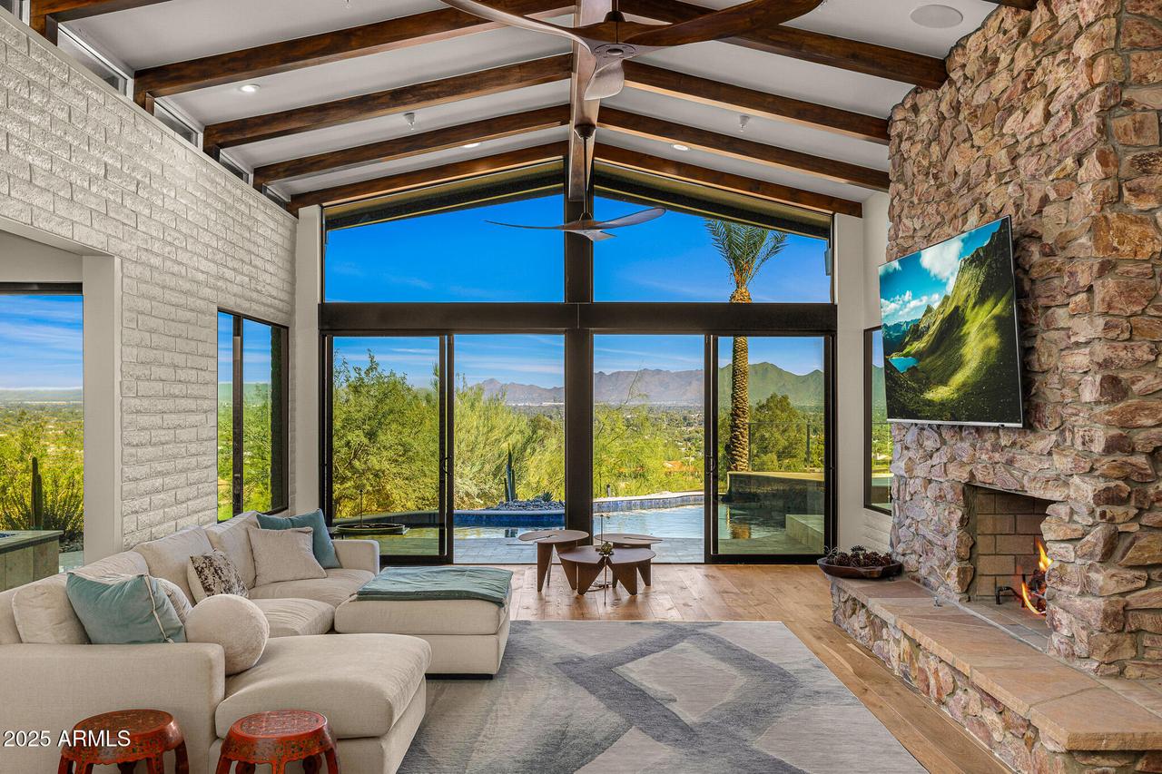 6331 E Hummingbird Ln., Paradise Valley, AZ 85253