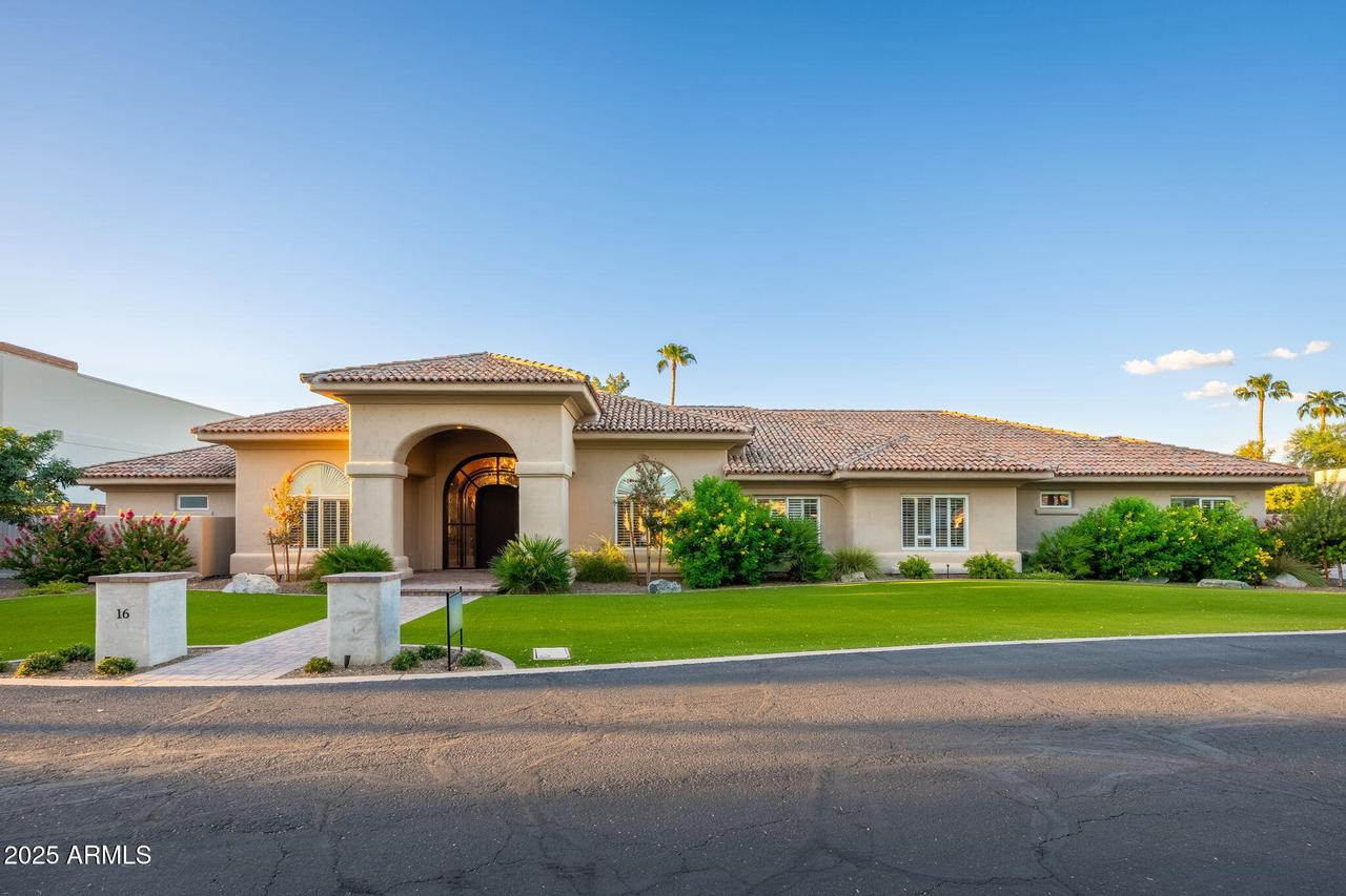 700 N Dobson Rd. #16, Chandler, AZ 85224