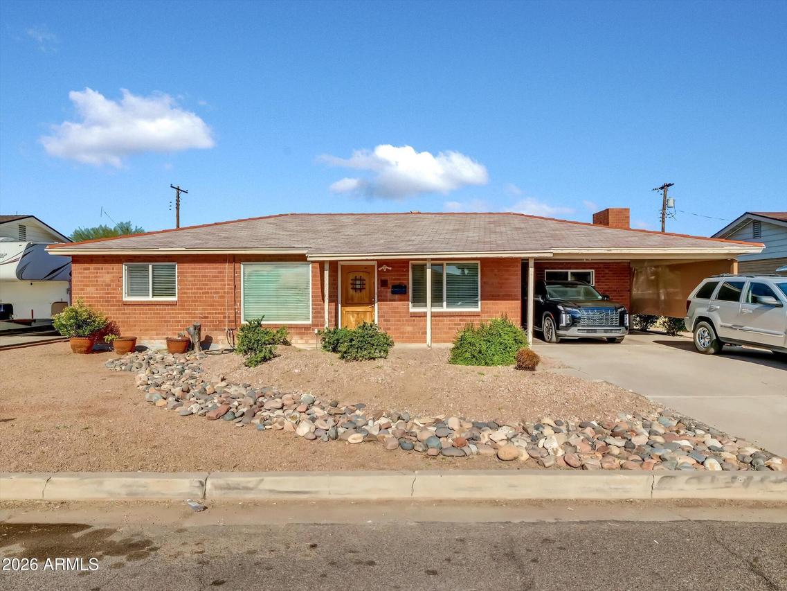 2748 W Ocotillo Rd., Phoenix, AZ 85017