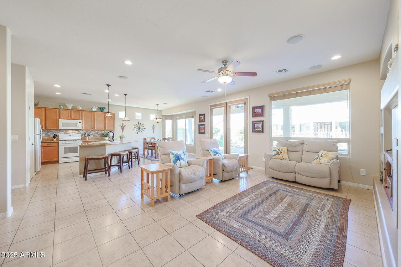 17574 W Nighthawk Way, Goodyear, AZ 85338