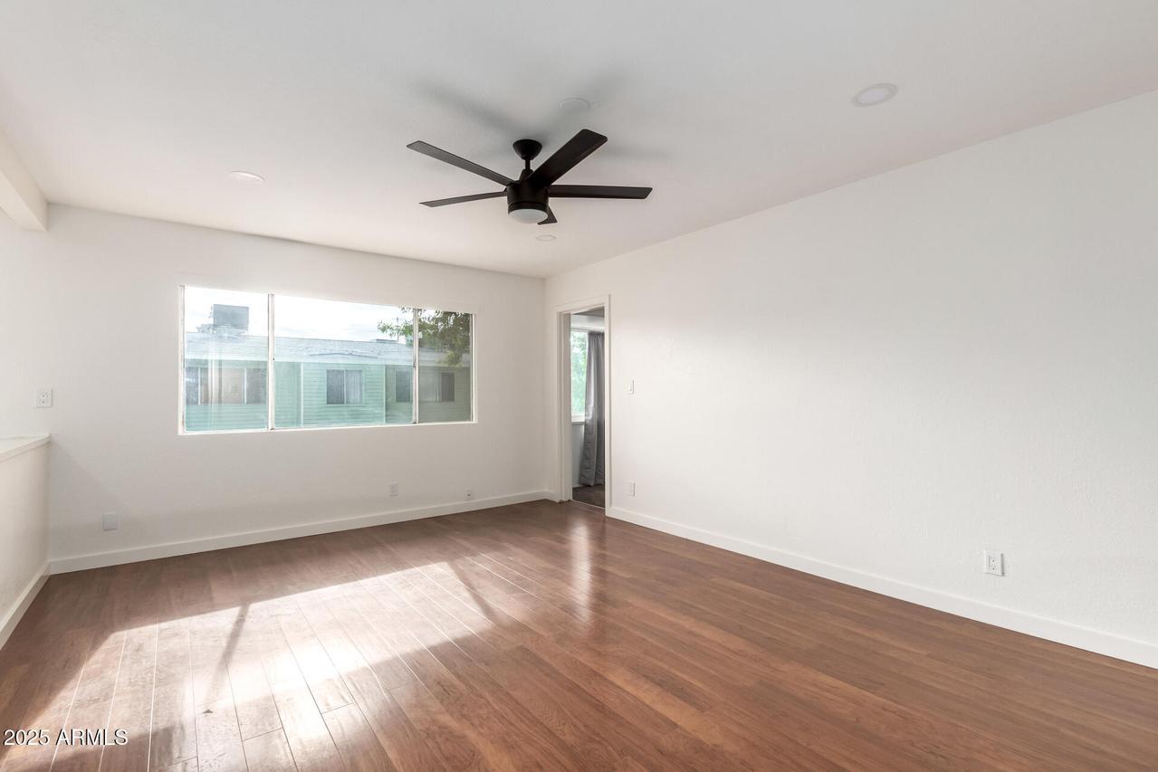 2569 W Berridge Ln. #D-215, Phoenix, AZ 85017