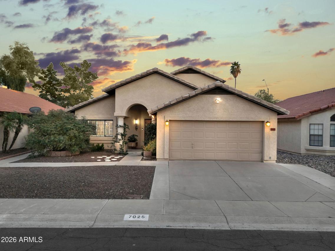 7025 W Mcrae Way, Glendale, AZ 85308