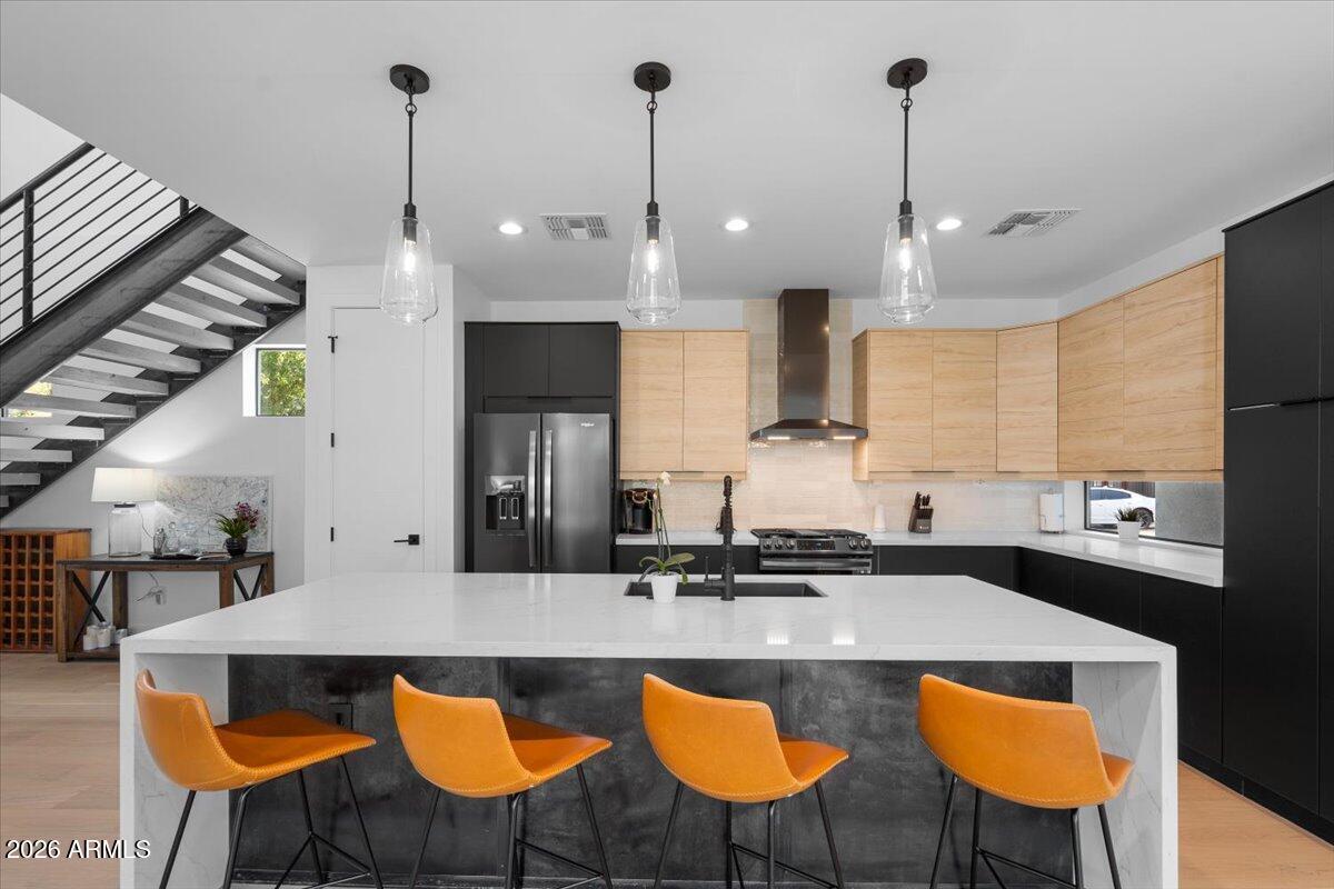 220 W Monterosa St., Phoenix, AZ 85013