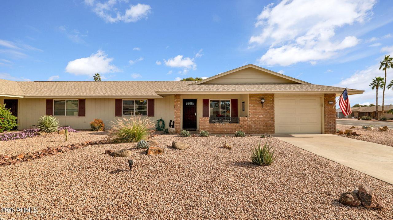 15401 N Lakeforest Dr., Sun City, AZ 85351