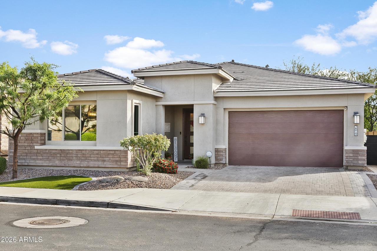 2819 E Los Gatos Dr., Phoenix, AZ 85050