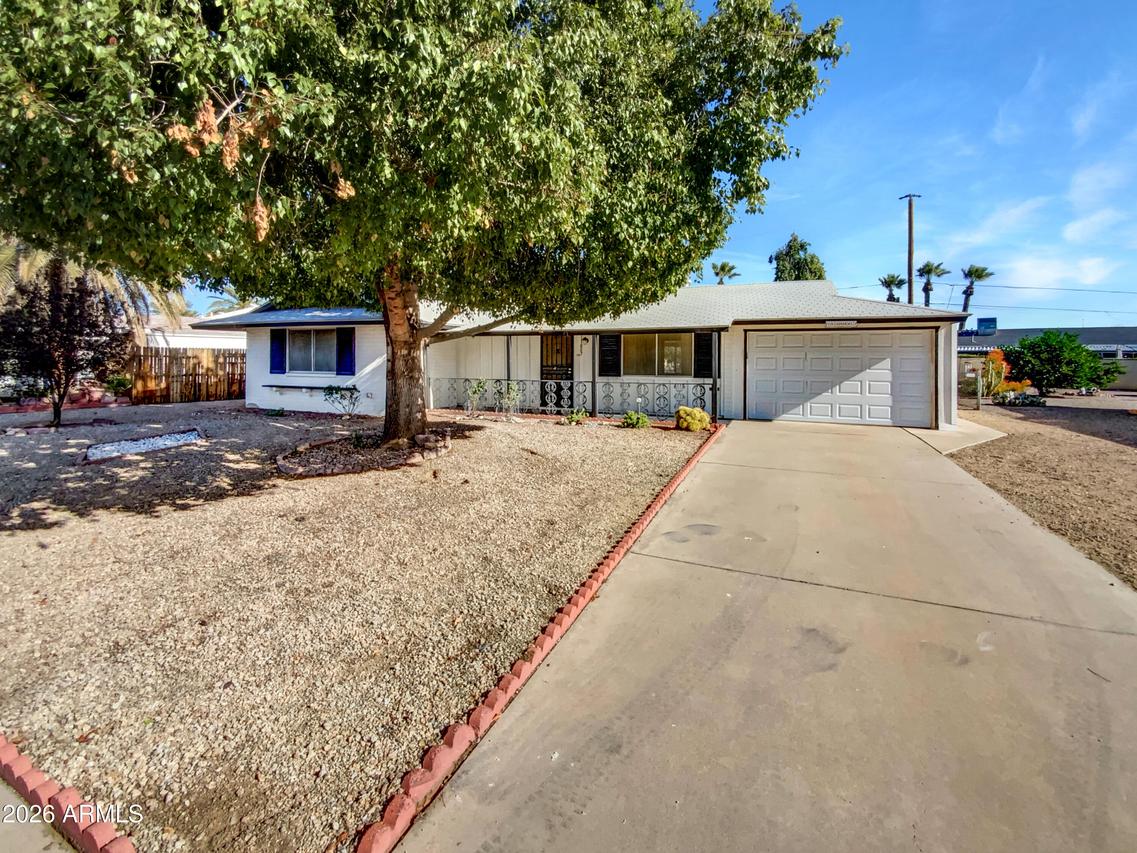 11807 N Thunderbird Rd., Sun City, AZ 85351