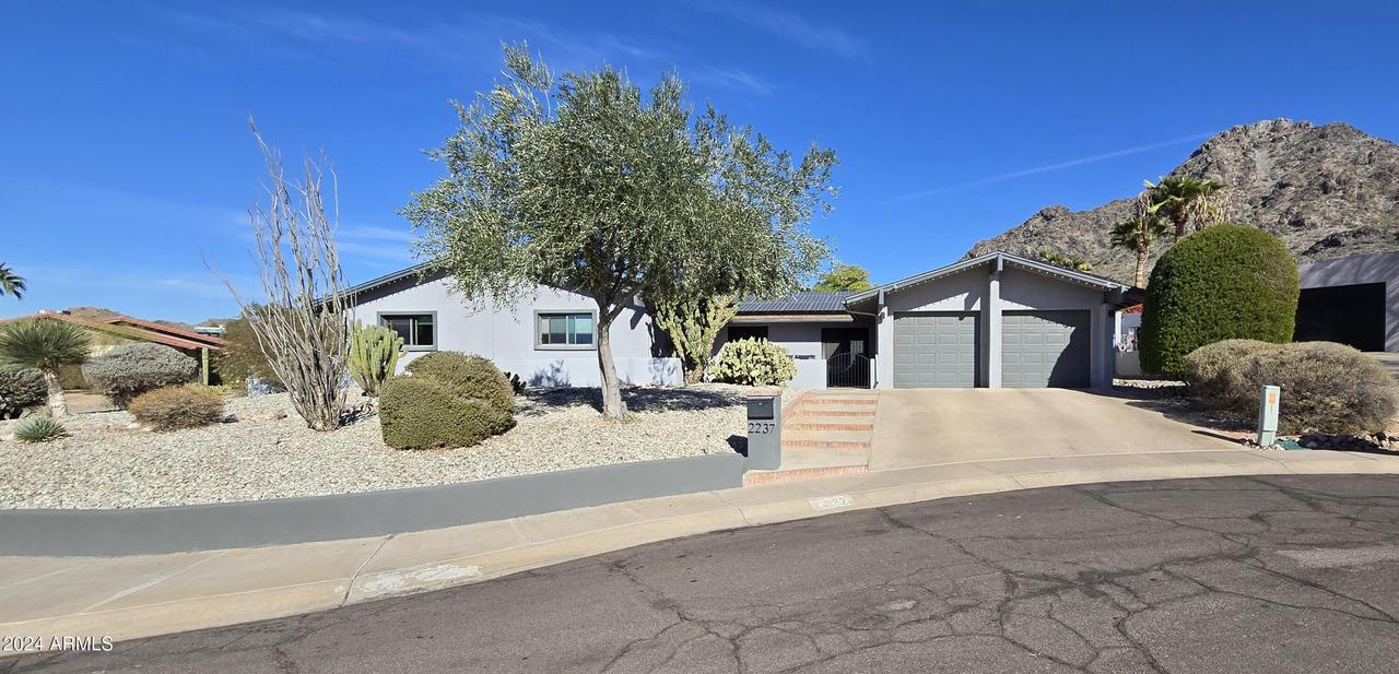 2237 E Nicolet Ave., Phoenix, AZ 85020