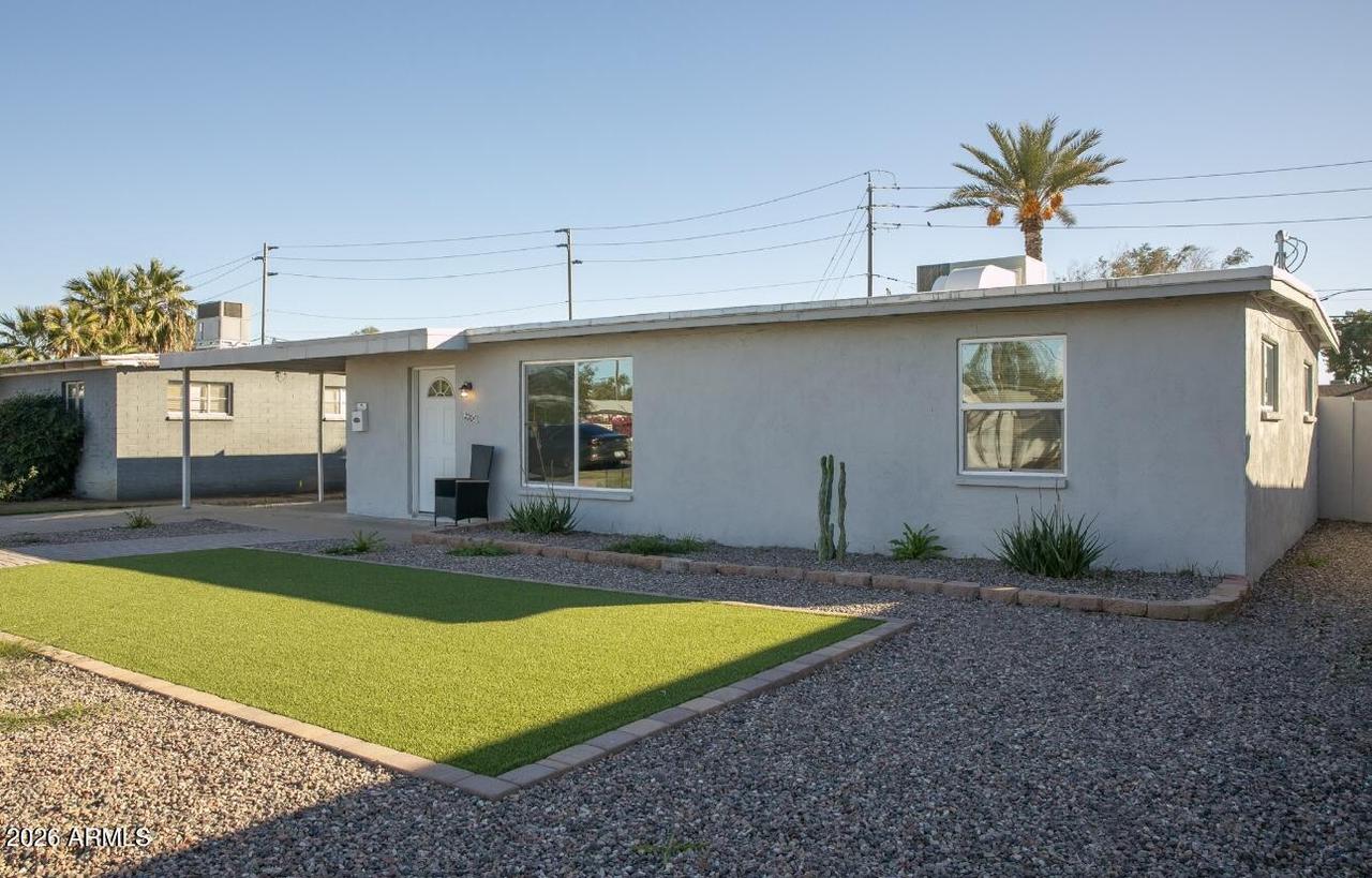2205 W Cambridge Ave., Phoenix, AZ 85009