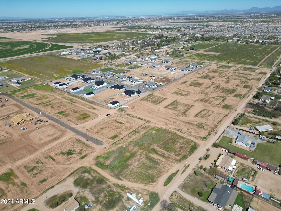 N Morningside Ct. #B, San Tan Valley, AZ 85140