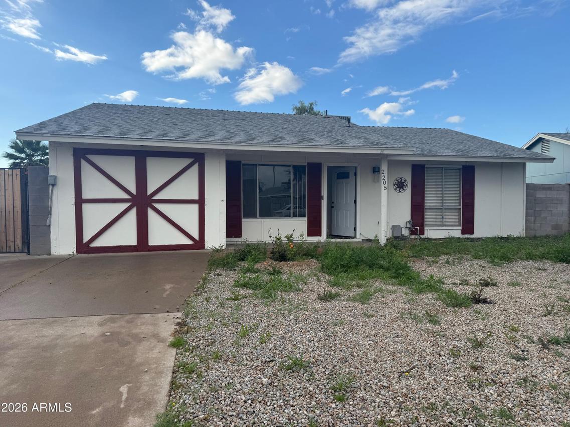 2205 W Desiree Ln., Tempe, AZ 85282