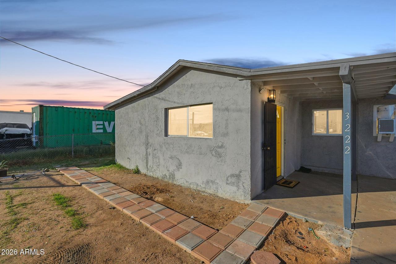 3222 W Yuma St., Phoenix, AZ 85009