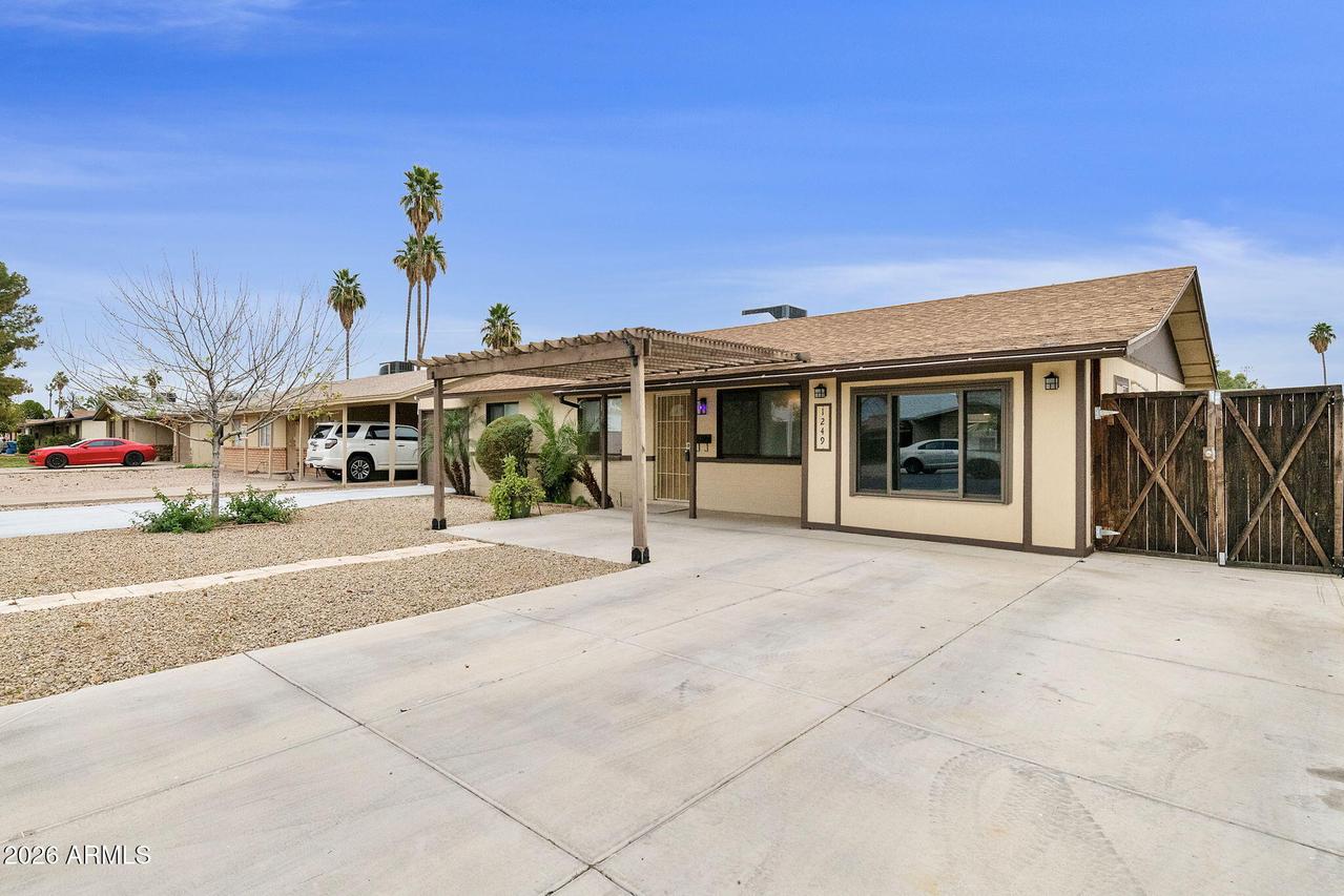 1249 W Oakland St., Chandler, AZ 85224