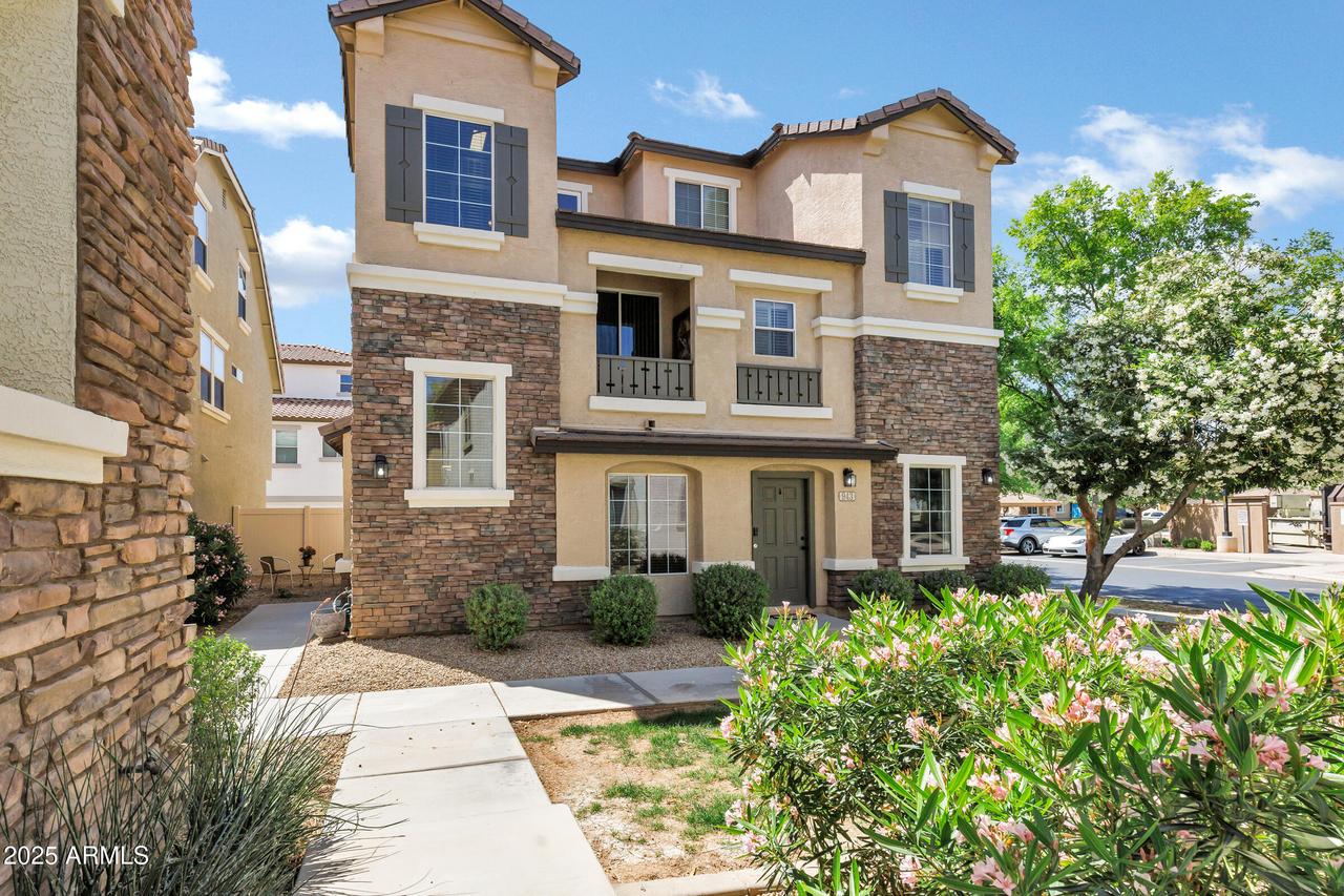 945 W Wendy Way, Gilbert, AZ 85233