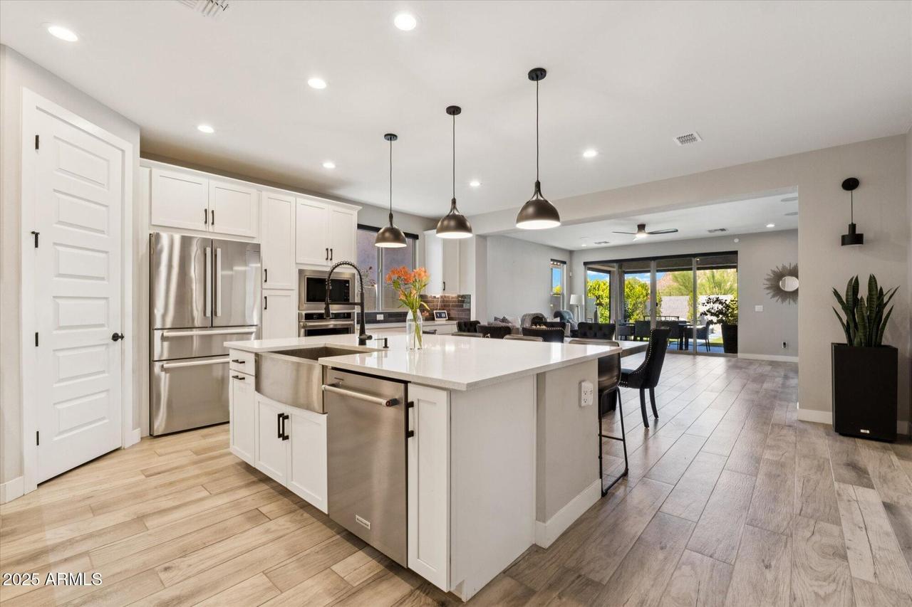 1946 W Horsetail Tr., Phoenix, AZ 85085