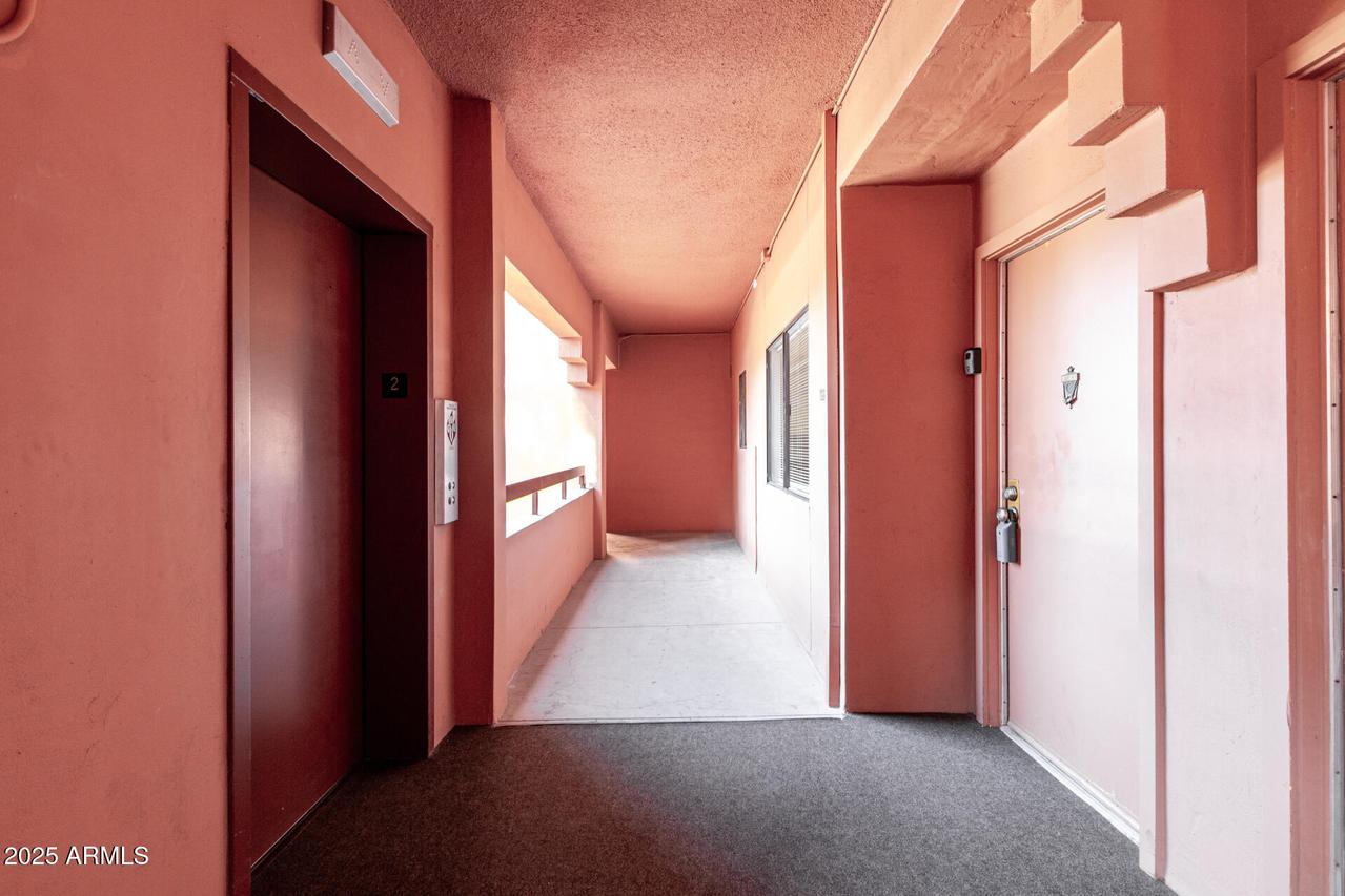 12222 N Paradise Village Pkwy. #212, Phoenix, AZ 85032