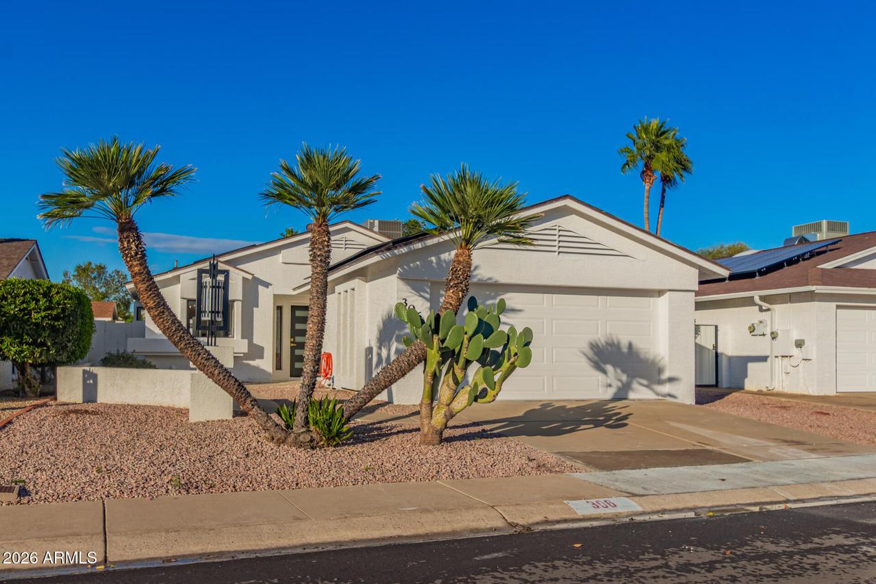 306 W Beverly Ln., Phoenix, AZ 85023