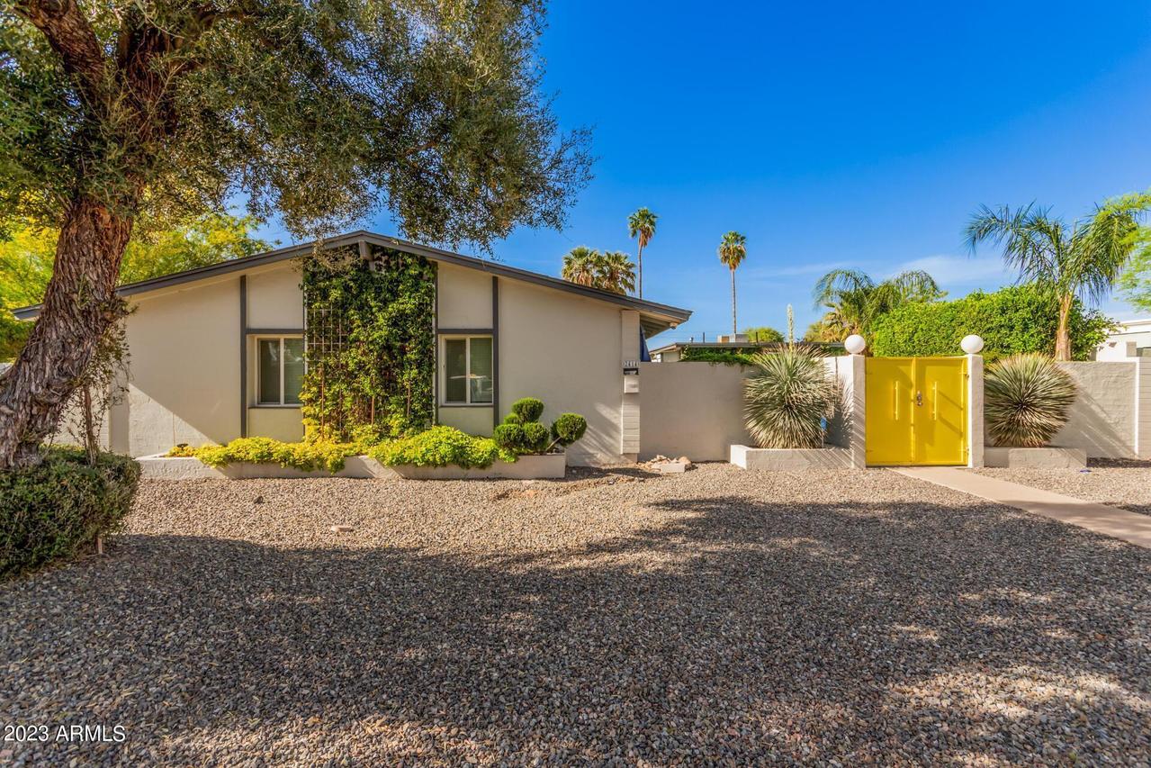 2414 W Paradise Dr., Phoenix, AZ 85029