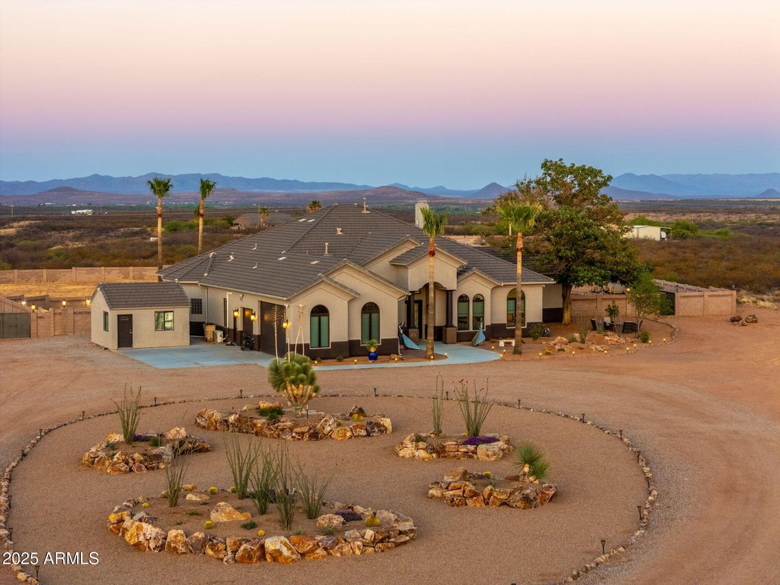 1966 N Tahoe Pass, Huachuca City, AZ 85616