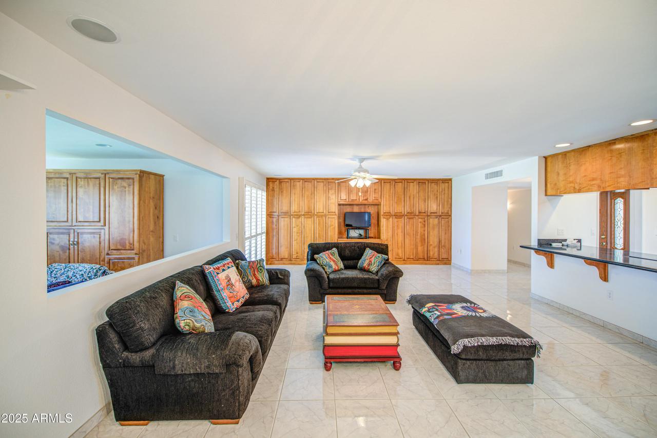 9874 W Highwood Ct., Sun City, AZ 85373