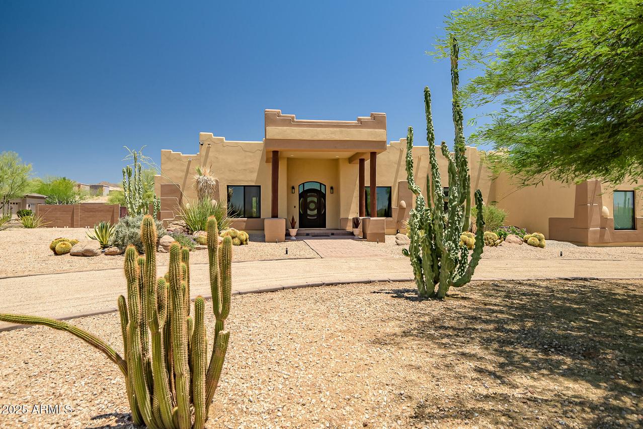 39419 N 7th Ave., Phoenix, AZ 85086