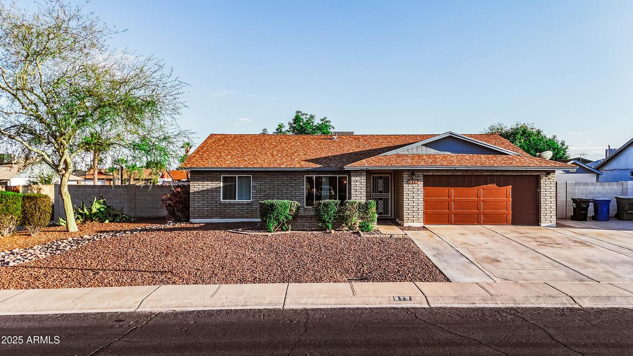 919 W Lodge Dr., Tempe, AZ 85283