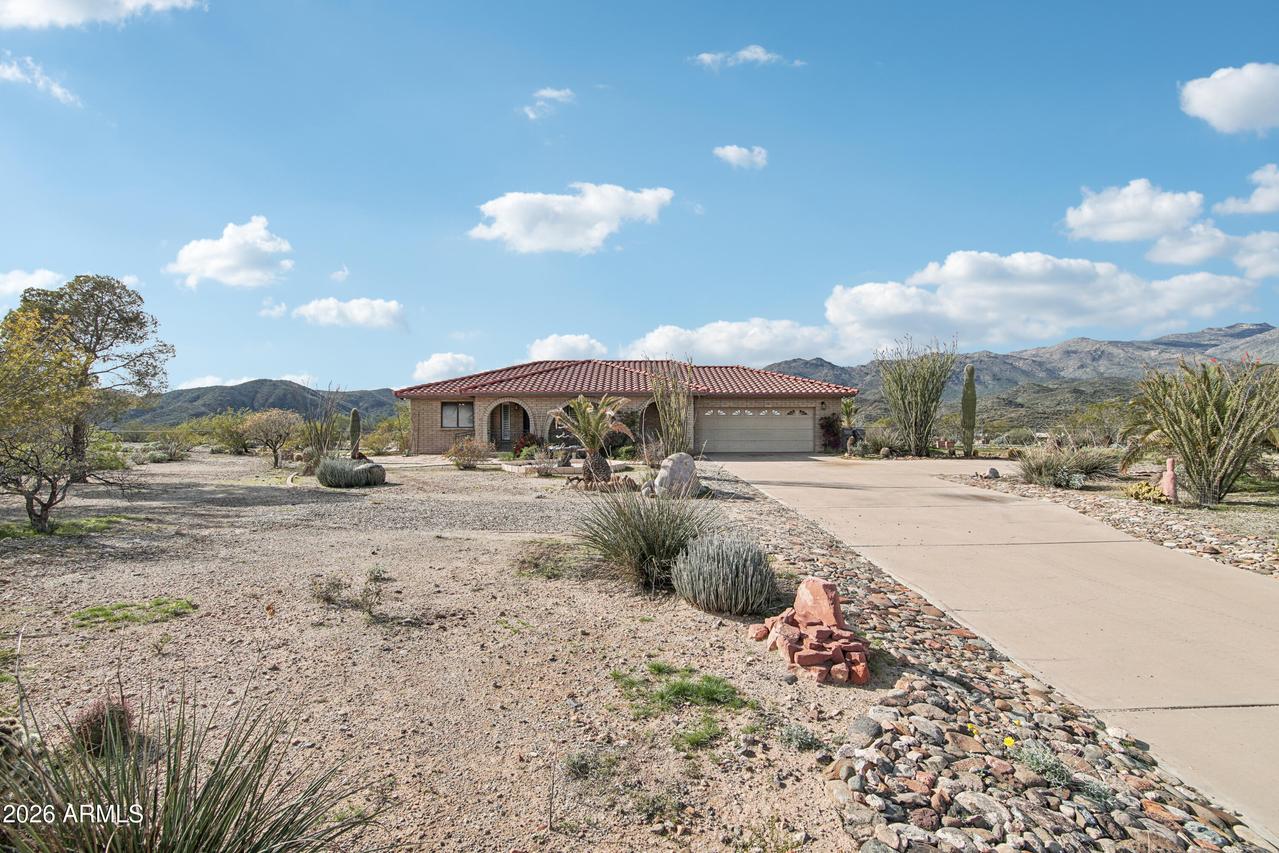 35190 S April Dr., Black Canyon City, AZ 85324