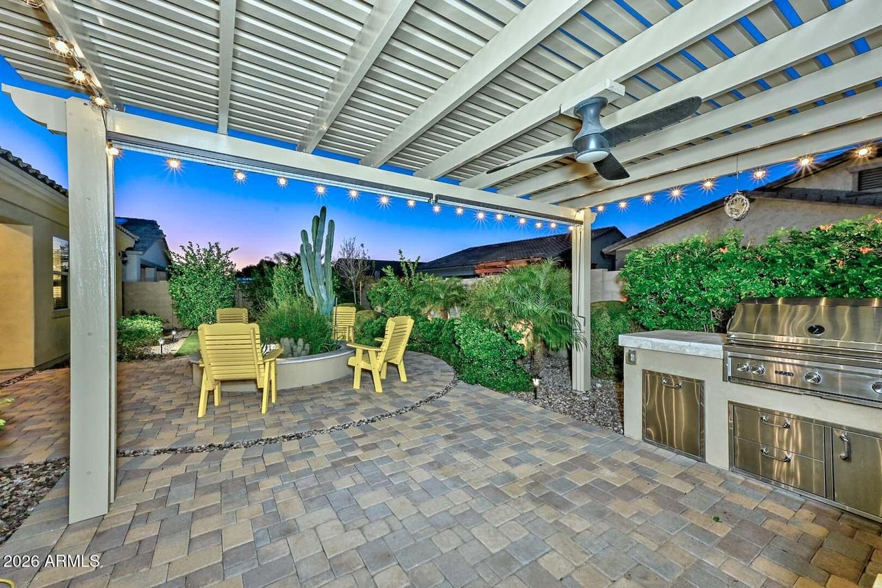 9326 W Daley Ln., Peoria, AZ 85383