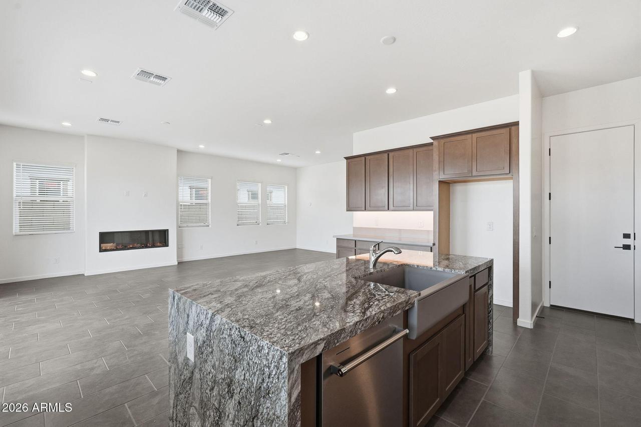 15462 S 182nd Ave., Goodyear, AZ 85338